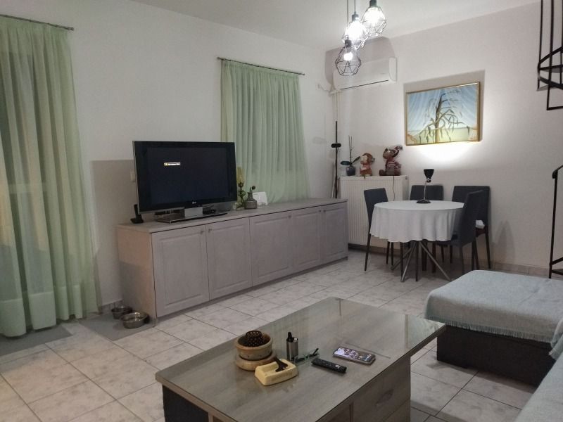 (For Sale) Residential Maisonette || Kaminia - Palaia Kokkinia / Kaminia - 450sq 5B/R, 500000€